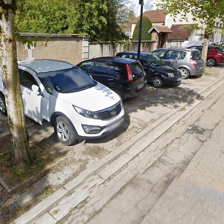 Maison De Ville Avec Parking Gratuit Chablis Buitenkant foto